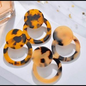 Trendy Acrílico earrings